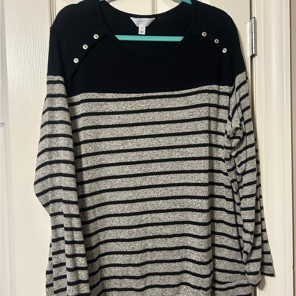 Women's Black and Gray Striped Top